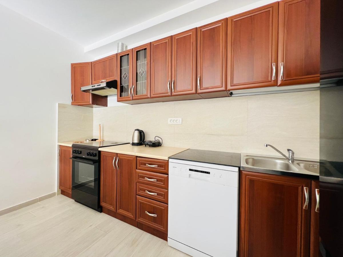 Apartment With Terrace And Private Parking Kotor Exterior photo