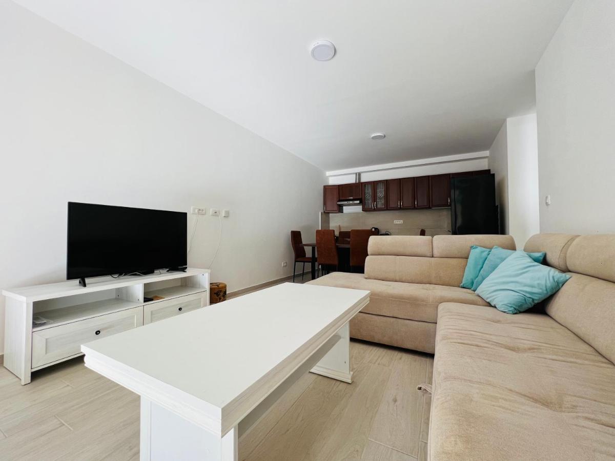 Apartment With Terrace And Private Parking Kotor Exterior photo
