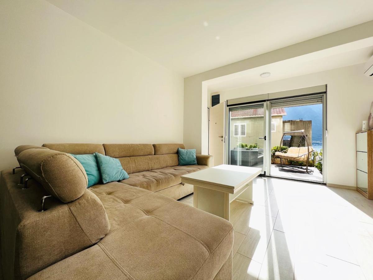 Apartment With Terrace And Private Parking Kotor Exterior photo