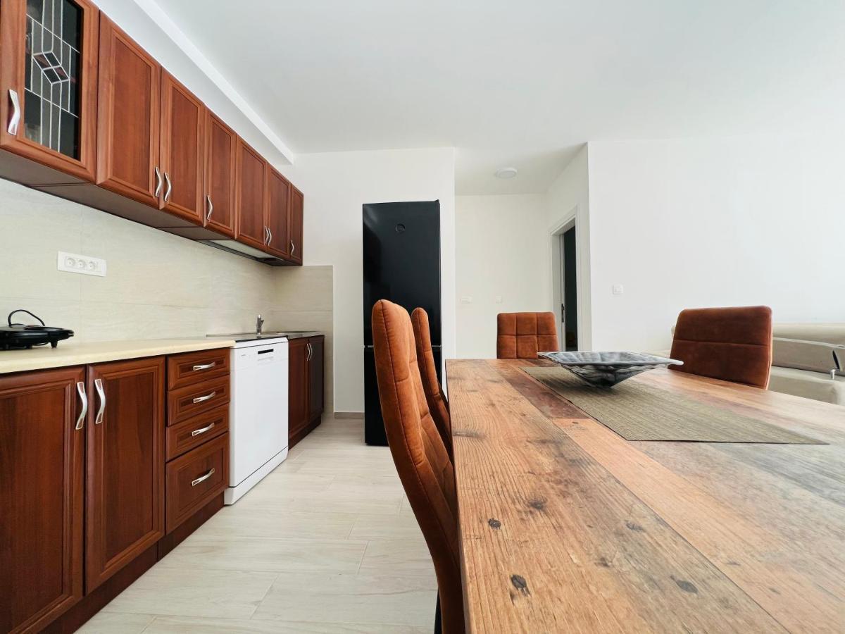 Apartment With Terrace And Private Parking Kotor Exterior photo