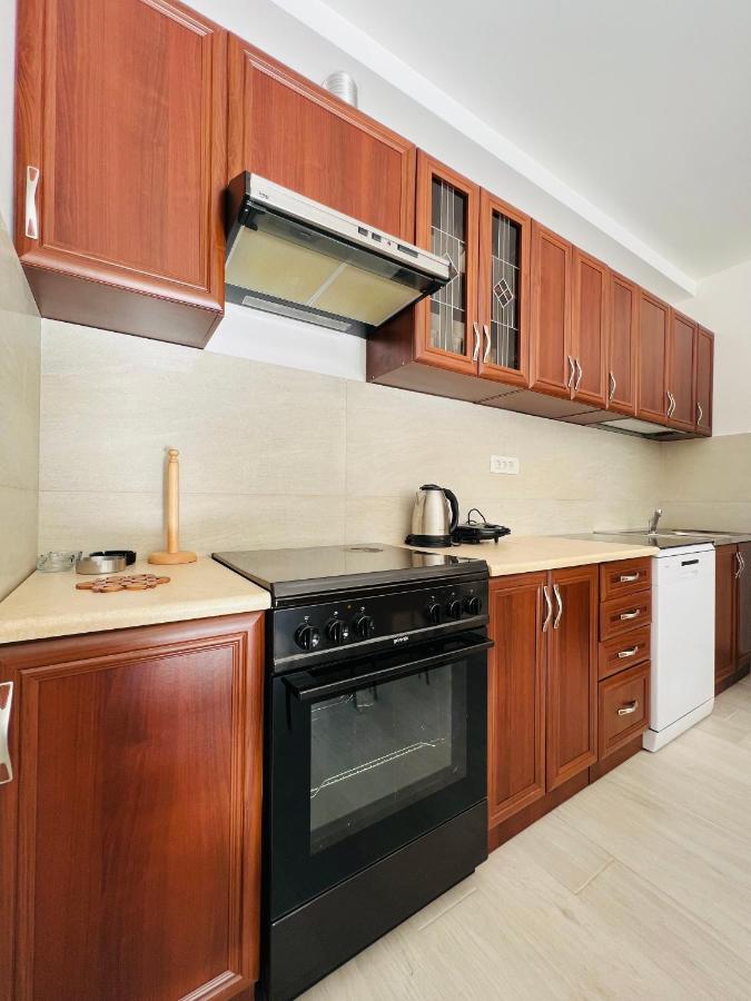 Apartment With Terrace And Private Parking Kotor Exterior photo